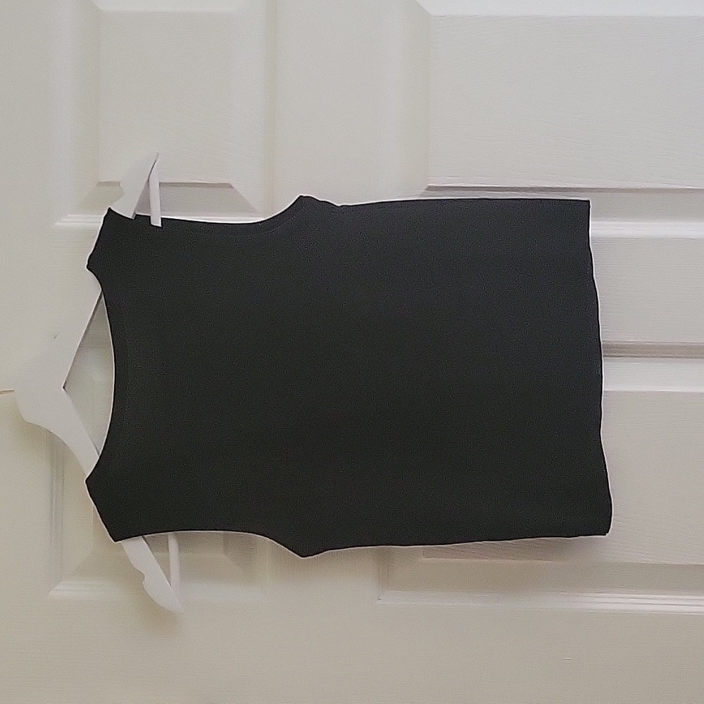 Adorable crop tank - Picture 3 of 3